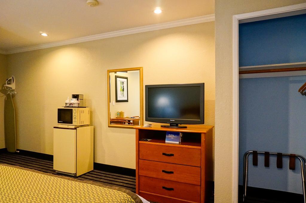 Hotel Parmani Пало Алто Екстериор снимка